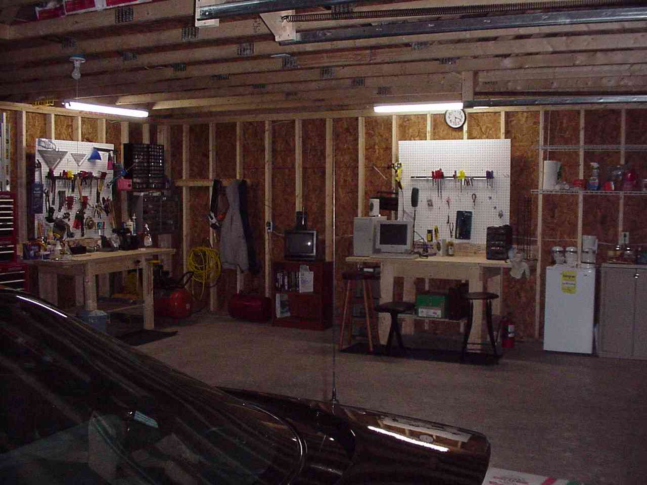 garage2c.JPG (74110 bytes)
