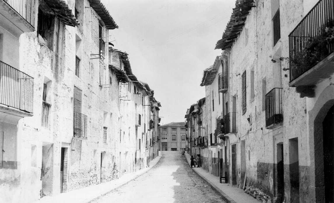 calle nueva.jpg (83726 octets)
