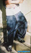 Split_shirt_and_pants-Es_shoes_04.jpg (44782 bytes)