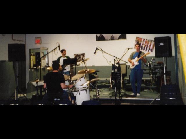 goodfrontbandphoto3.jpg (27918 bytes)