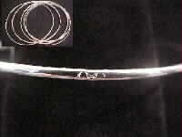 Close up ''Alpacas'' Bangle Bracelet