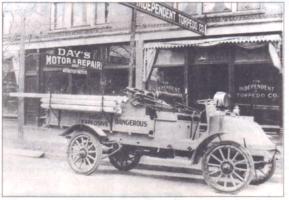 1914 Adams Bros. truck in front of
The Independent Torpedo Co. office, Findlay,Ohio