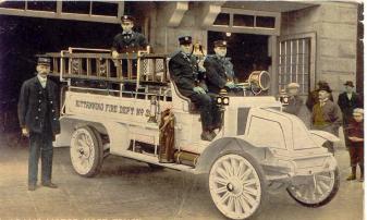 1915 Adams Fire Truck,
built in Findlay, Ohio, for Kittanning, Pa.
