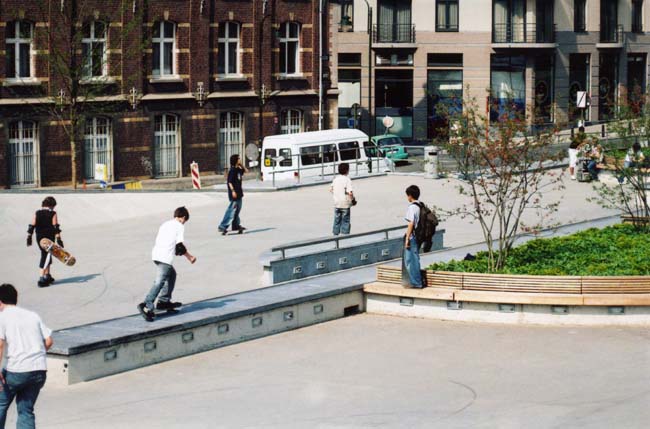 Low wall and rail, Brussels skatepark