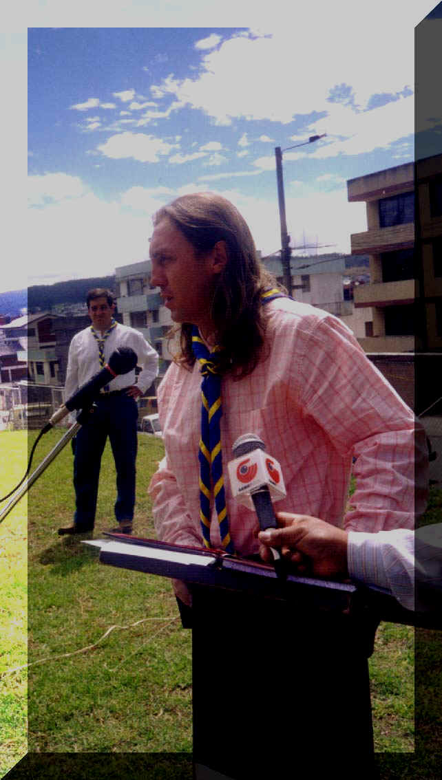 ALEX_DISCURSO.jpg (70308 bytes)