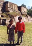  Ninos a Iximche 