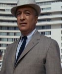 Cec Linder as Felix Leiter