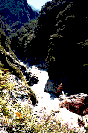 a picture of taroko gorge