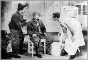 Reconocimiento medico de Groucho a Harpo