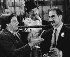 CHICO Y GROUCHO DESPUES DE LA NEGOCIACION...