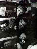 HARPO, ALLAN JONES Y CHICO DE POLIZONES EN EL BAUL DE GROUCHO