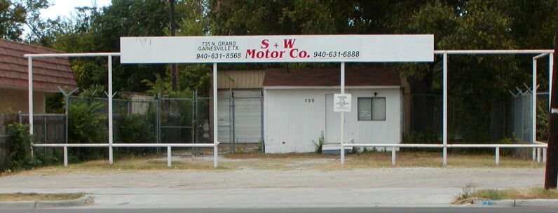 Car Lot Office with Double Bay Garage in rear