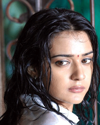 okkadunnadu movie heroine neha julka