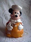 mickeyflourt.jpg (11890 bytes)
