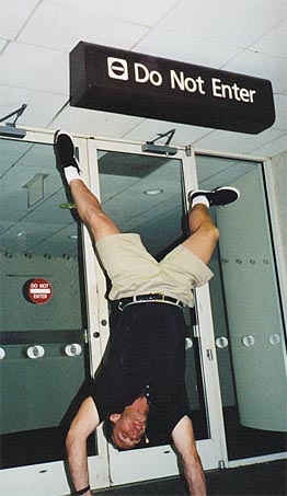 John_Hands.JPG (32403 bytes)