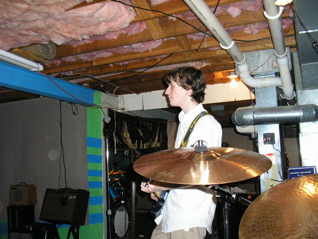 Chris playing geeeeeetar