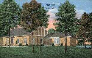 elks_club_and_lake.jpg - 15kb