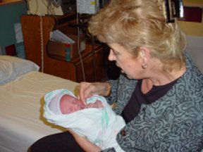 Linda & baby marcus.jpg - 15828 Bytes
