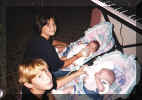 Jan_Ashley_Twins.jpg (43682 bytes)