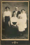 Windsorfamily1912.jpg (249755 bytes)