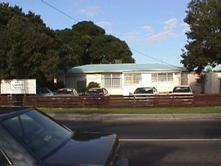house2.jpg (19154 bytes)