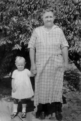 grandmawhite01copy.jpg (21997 bytes)