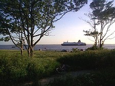 Ferry passing High Paull 