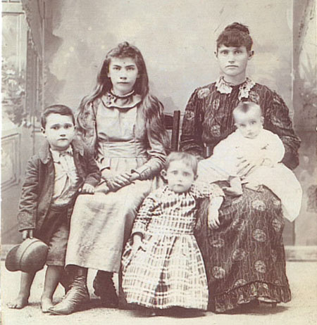Ida May Croussore with family, Kokomo Indiana, 1894