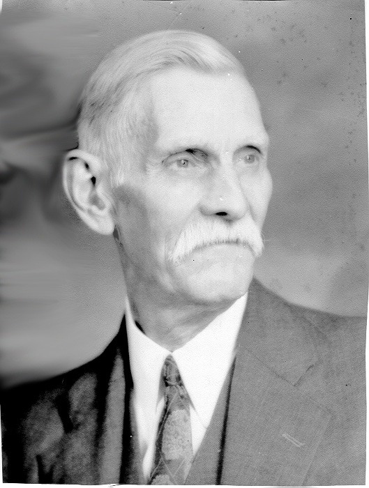 walter.JPG (126594 bytes)