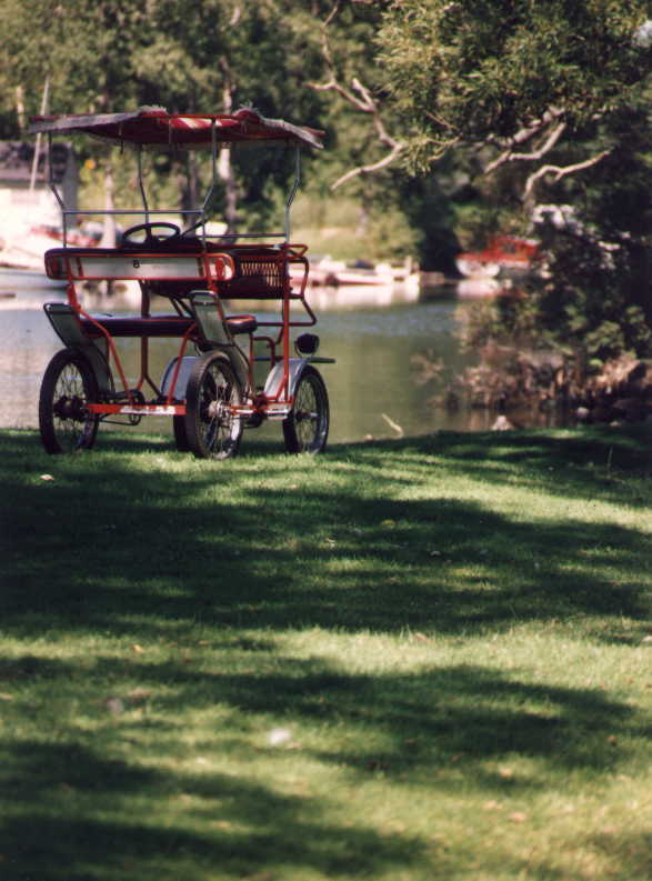 I_want's Photography - Pedal Coaches at the Islands 55 kbytes