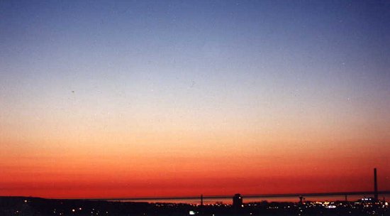I_want's Photography - Dawn in Toronto - 19 kbytes