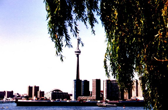I_want's Photography - Toronto Waterfront from a view from Ward's Island 59kbytes