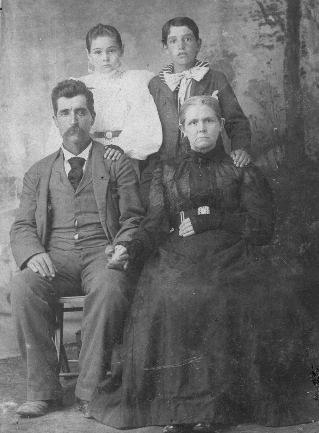 rcharris.jpg (188877 bytes)
