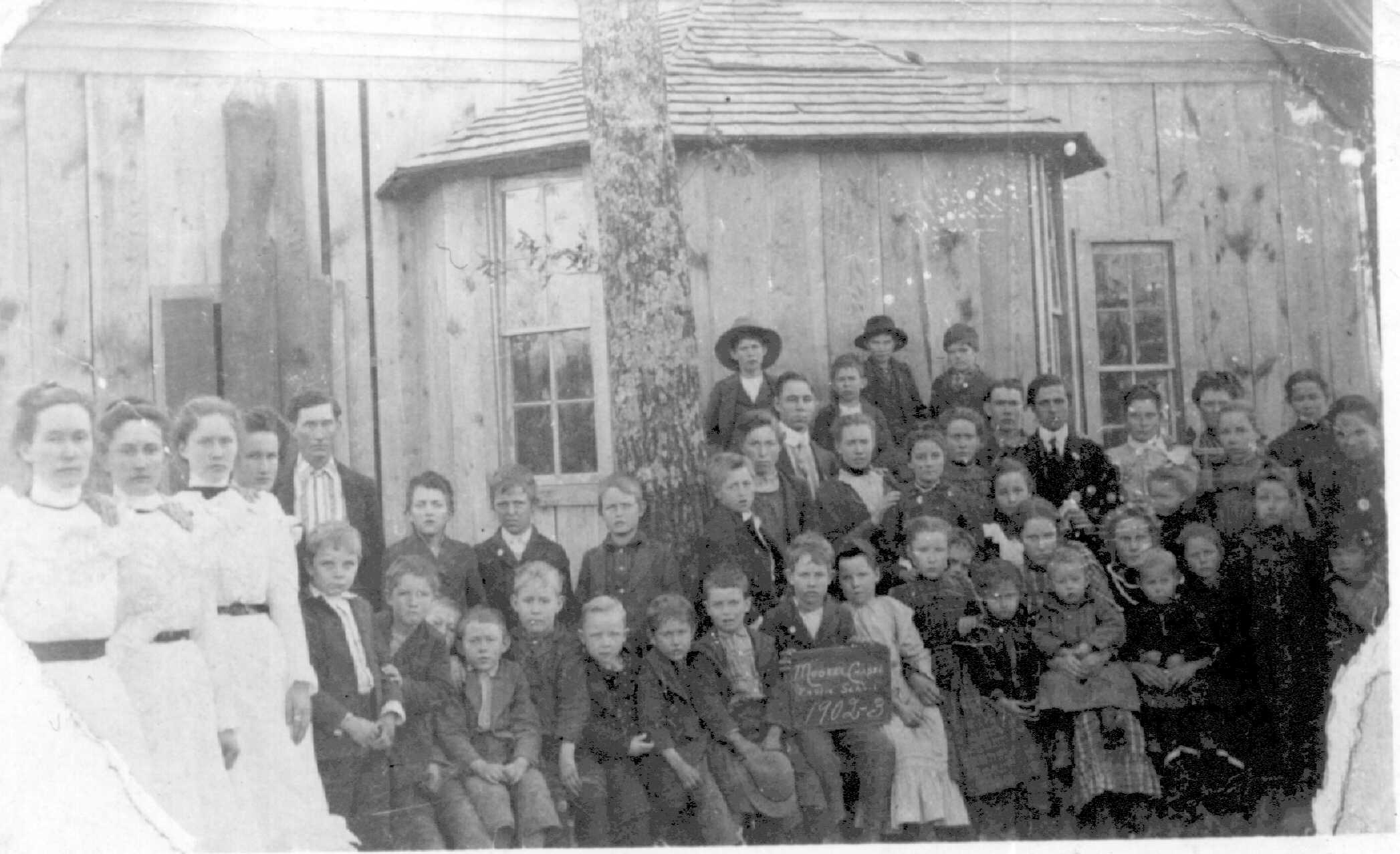 emmaschl.jpg (189322 bytes)