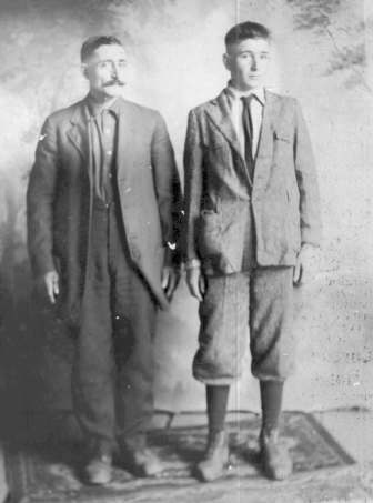 Tillman & son Lenard Harris  (133692 bytes)