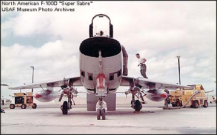 f100d-3.jpg (29774 bytes)