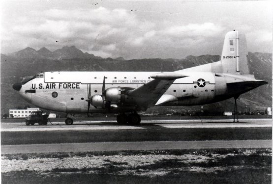 C124-Aviano-bw1.jpg (44248 bytes)