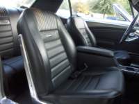 passengerseatblackvinylwithcarbonfiberlookinsertsandponystrip_small.jpg
