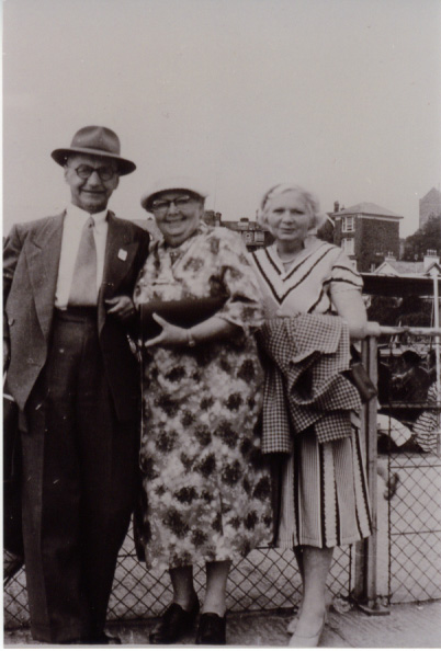 Samuel, Annie (Caine) Bridge and Dolly Caine 