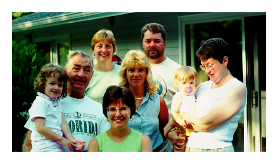 fam2.jpg (98656 bytes)