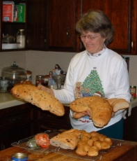 loaves.jpg (40791 bytes)