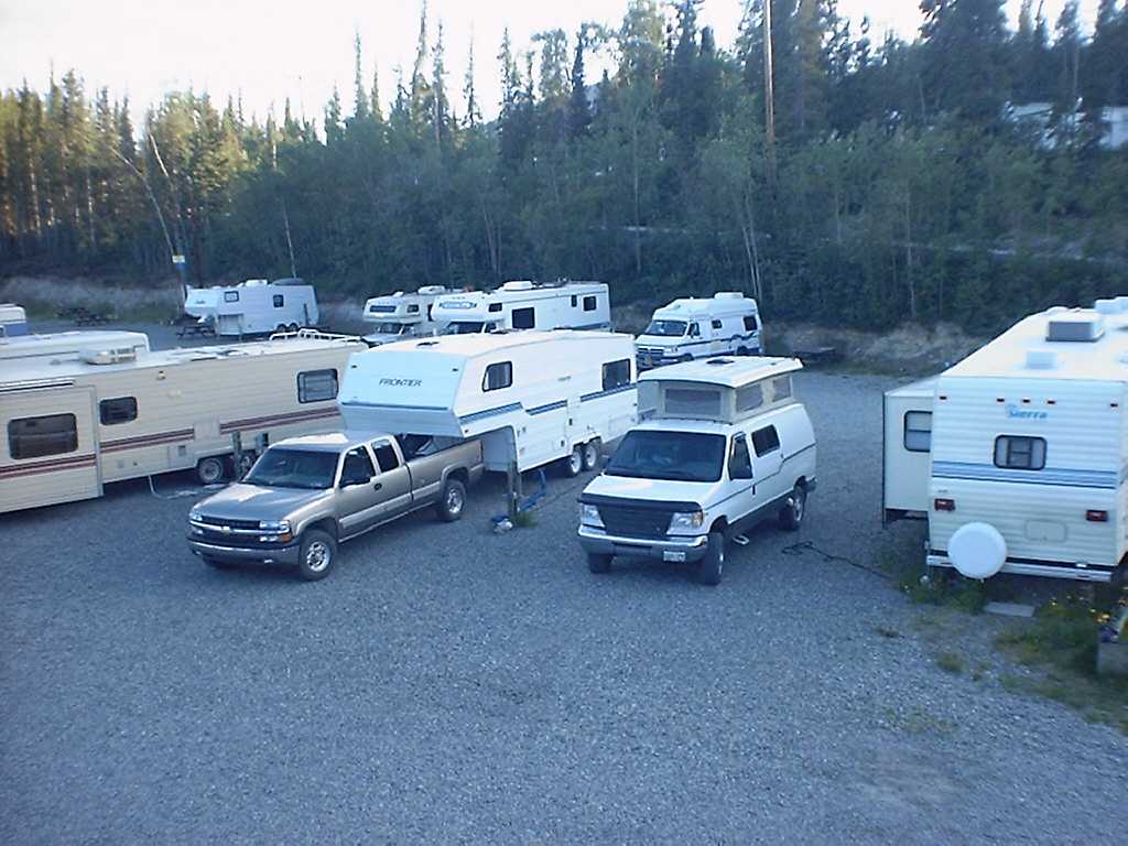 spacebetween.jpg (92079 bytes)