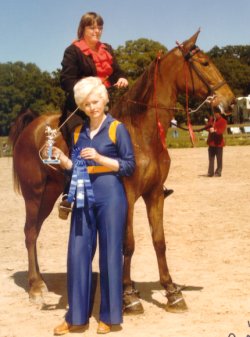 libby.jpg (21542 bytes)