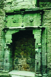 fireplacecarnissariecastle.JPG