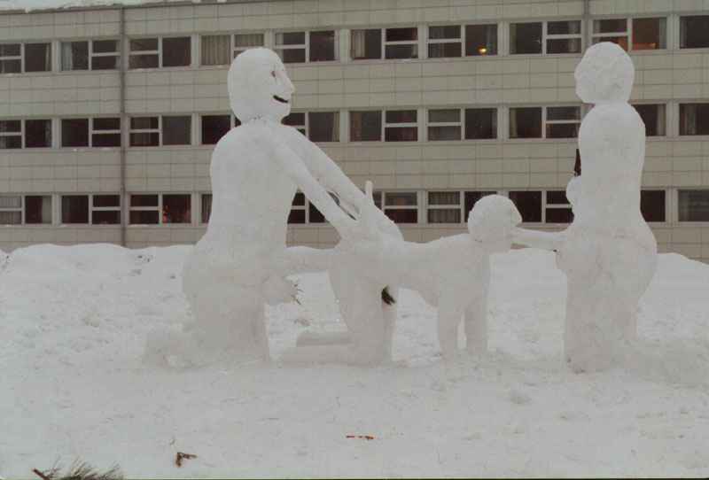 Image of snowmen.jpg