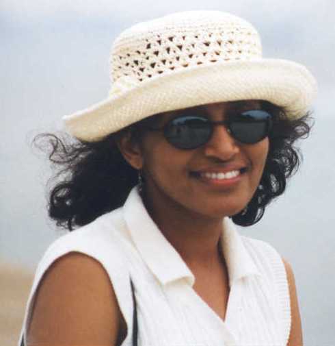 vidya_hat_med.jpg (16276 bytes)