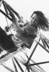 Eddie Vedder climbing