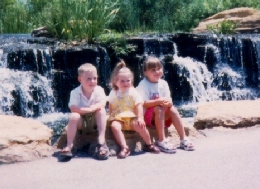 Dakota, Kyndal, Mariah at the Kansas City Zoo