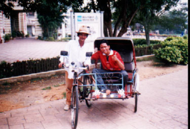 Jom naik beca... kenangan manis ini digambarkan semasa berada di bandar bersejarah...Melaka.