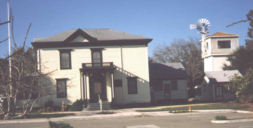 Photo-Harris Lass House 